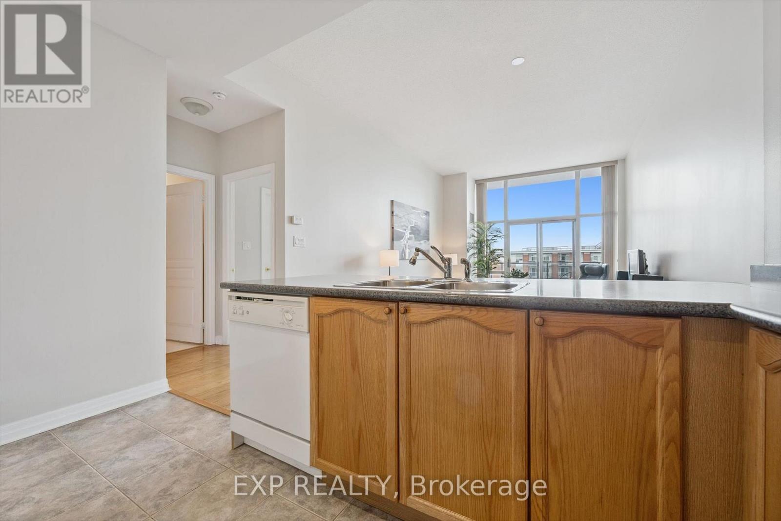 #607 70 PORT STREET E - 9
