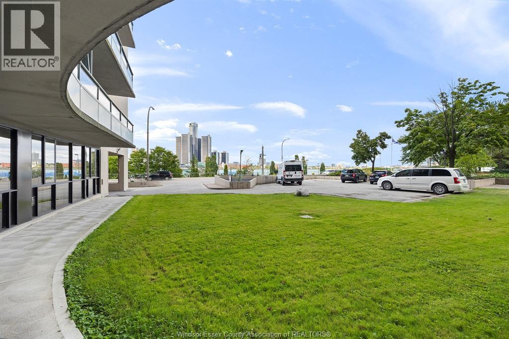 #116 111 RIVERSIDE DRIVE East - 43