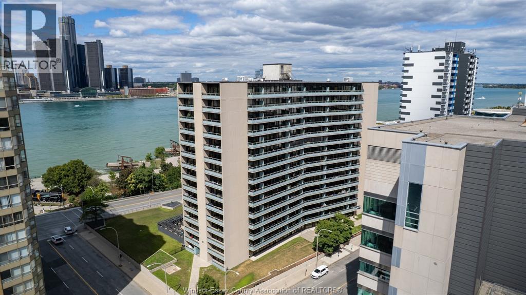 #116 111 RIVERSIDE DRIVE East - 47