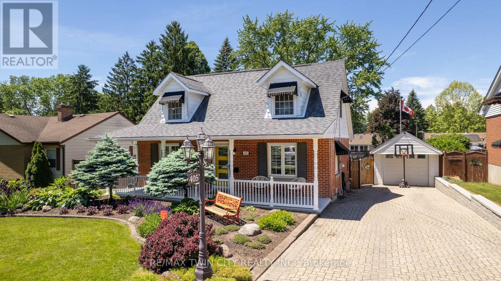 405 WELLINGTON STREET N - 1