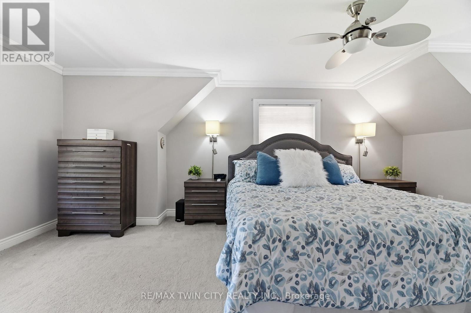 405 WELLINGTON STREET N - 18