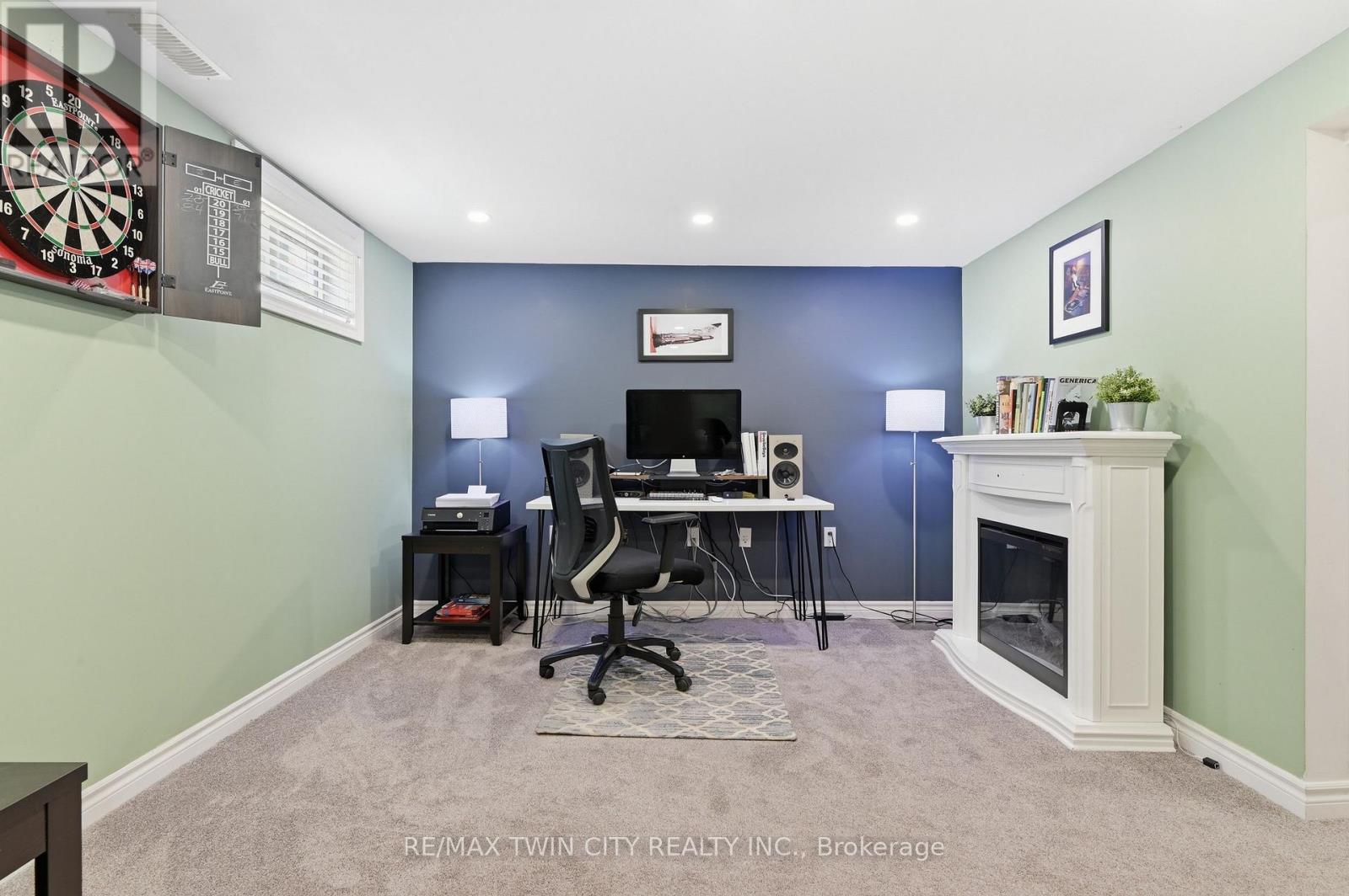 405 WELLINGTON STREET N - 20