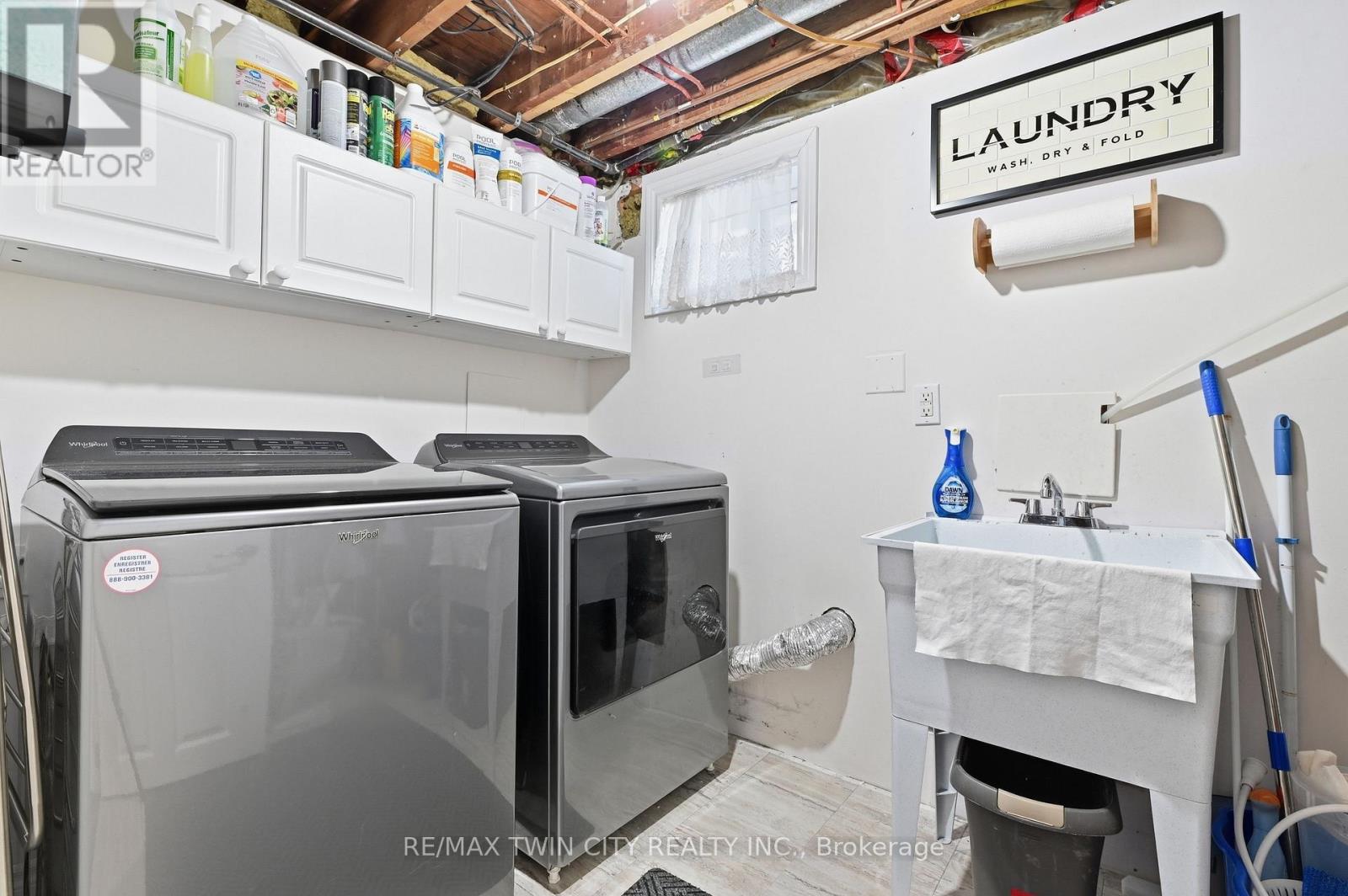 405 WELLINGTON STREET N - 21