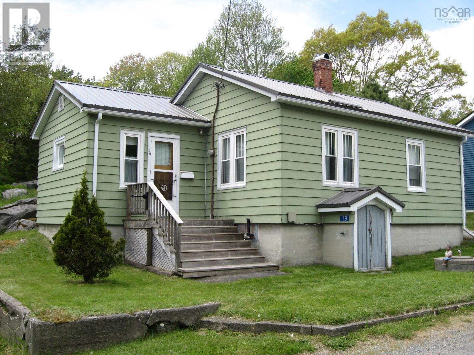 Property photo of 19 Poplar Street