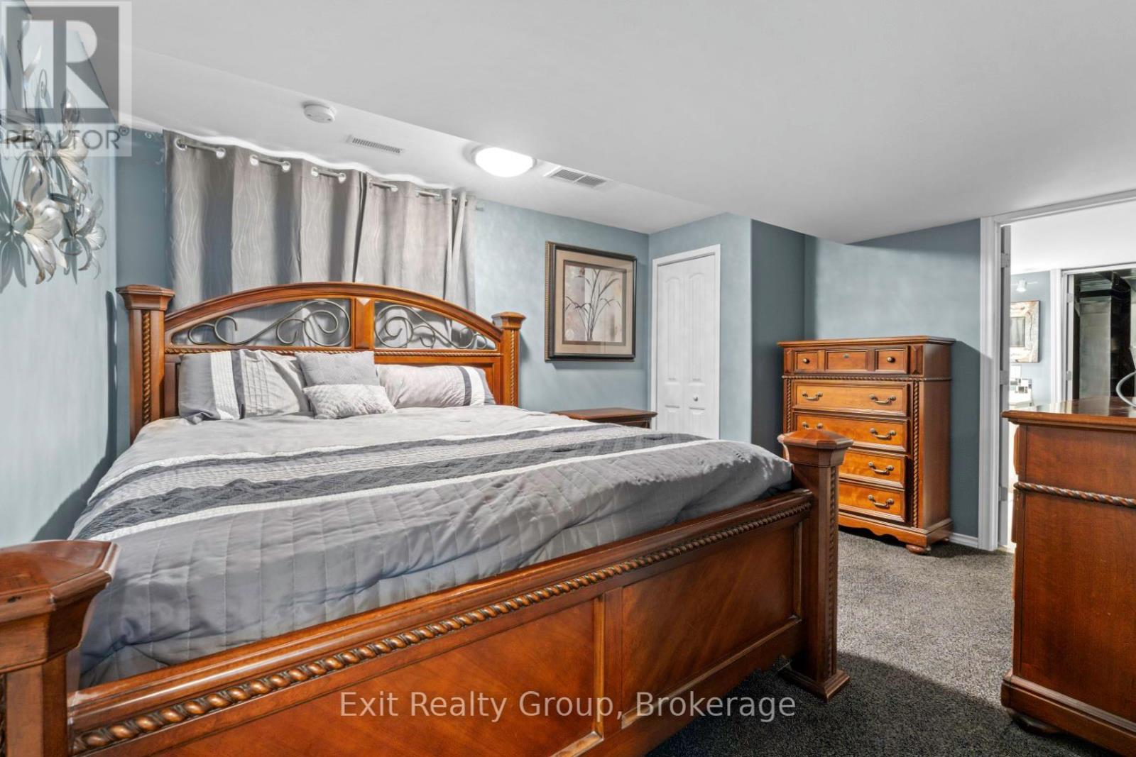 48 CAVENDISH DRIVE - 26
