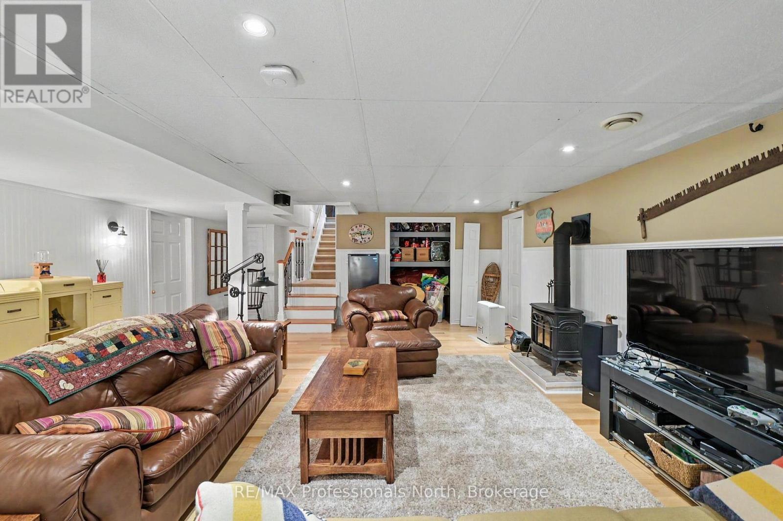1661 HOSPITALITY ROAD - 27