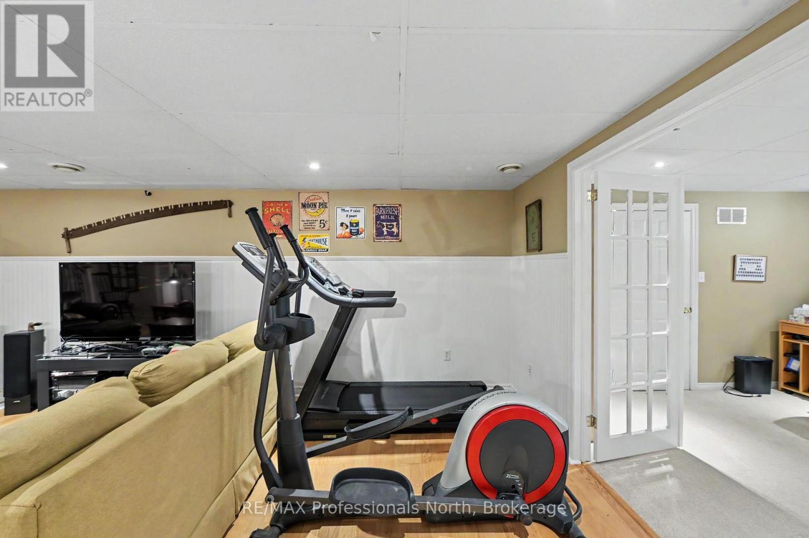 1661 HOSPITALITY ROAD - 29
