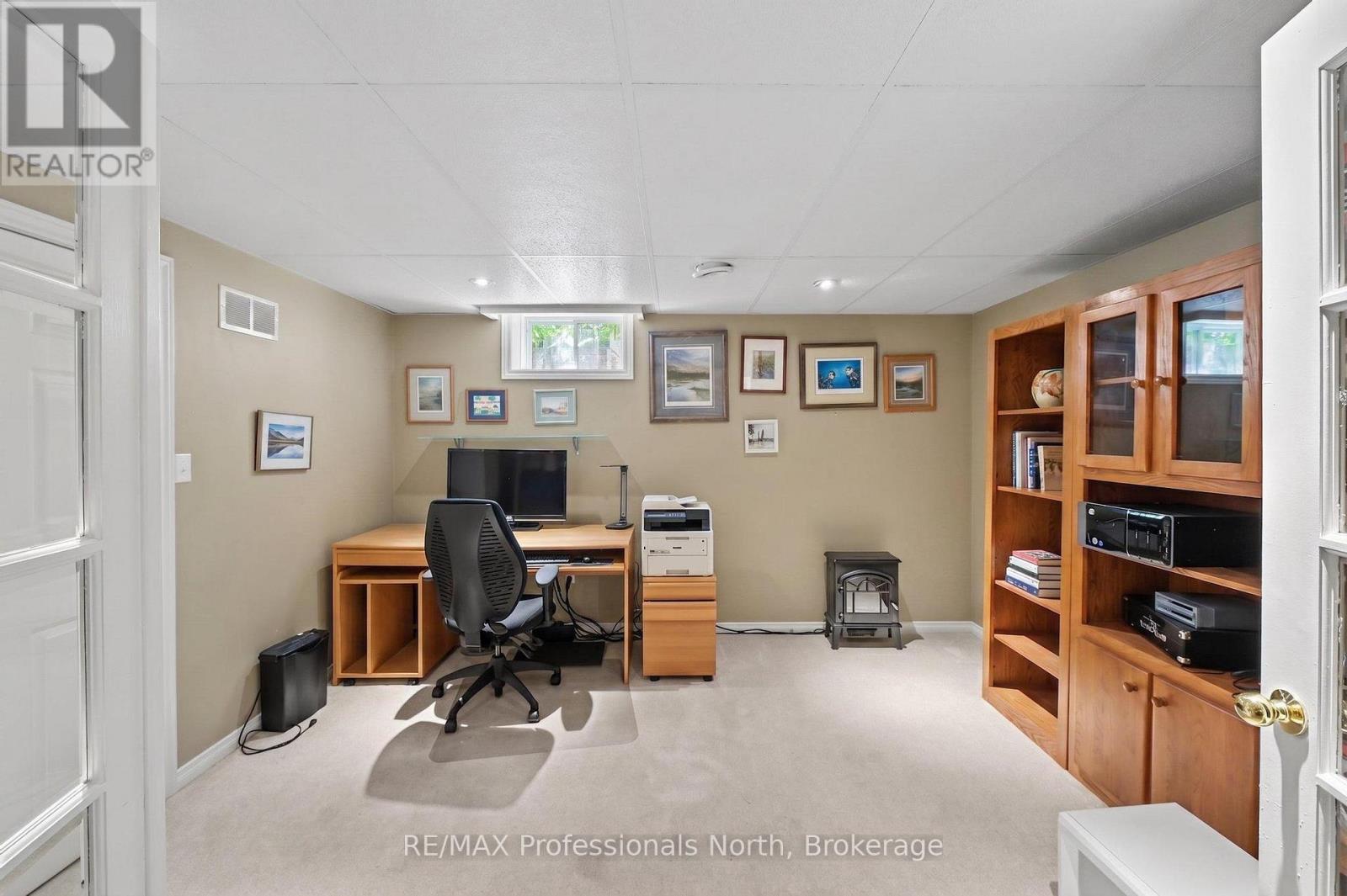 1661 HOSPITALITY ROAD - 30