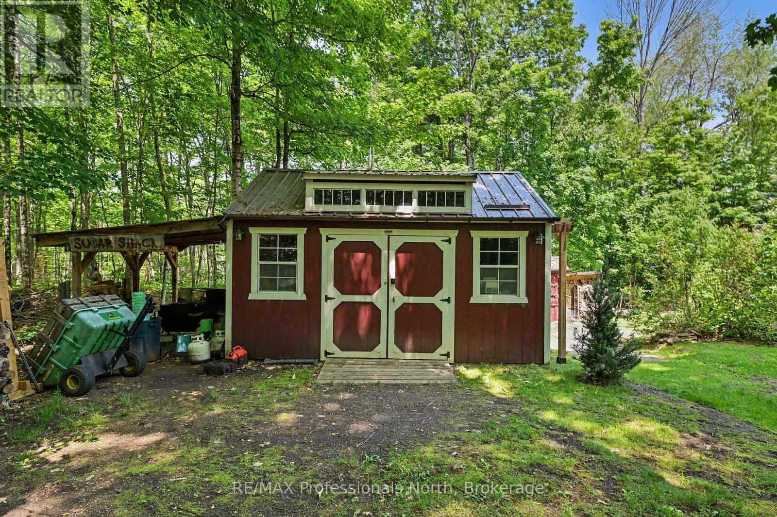 1661 HOSPITALITY ROAD - 35