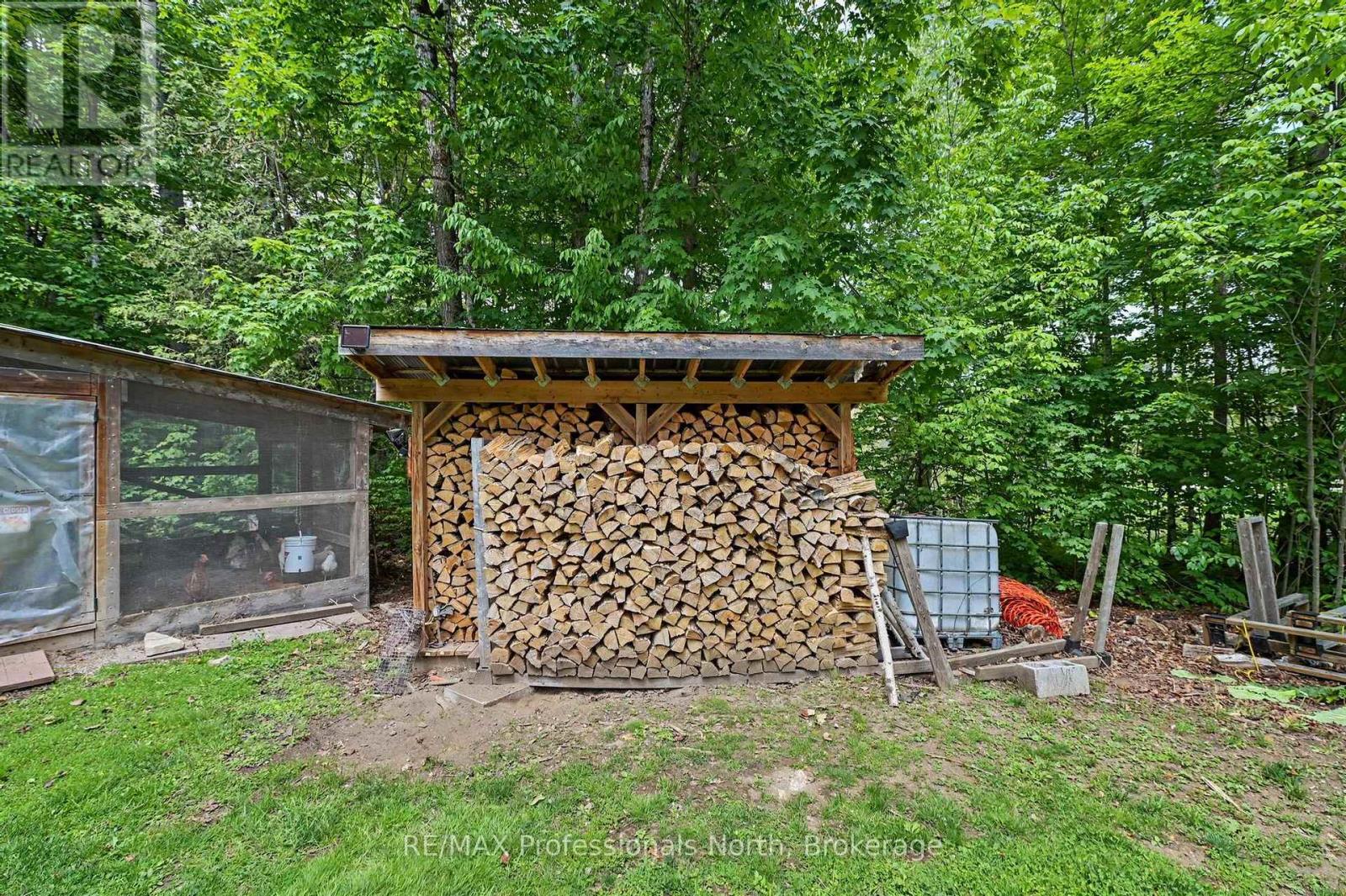 1661 HOSPITALITY ROAD - 45