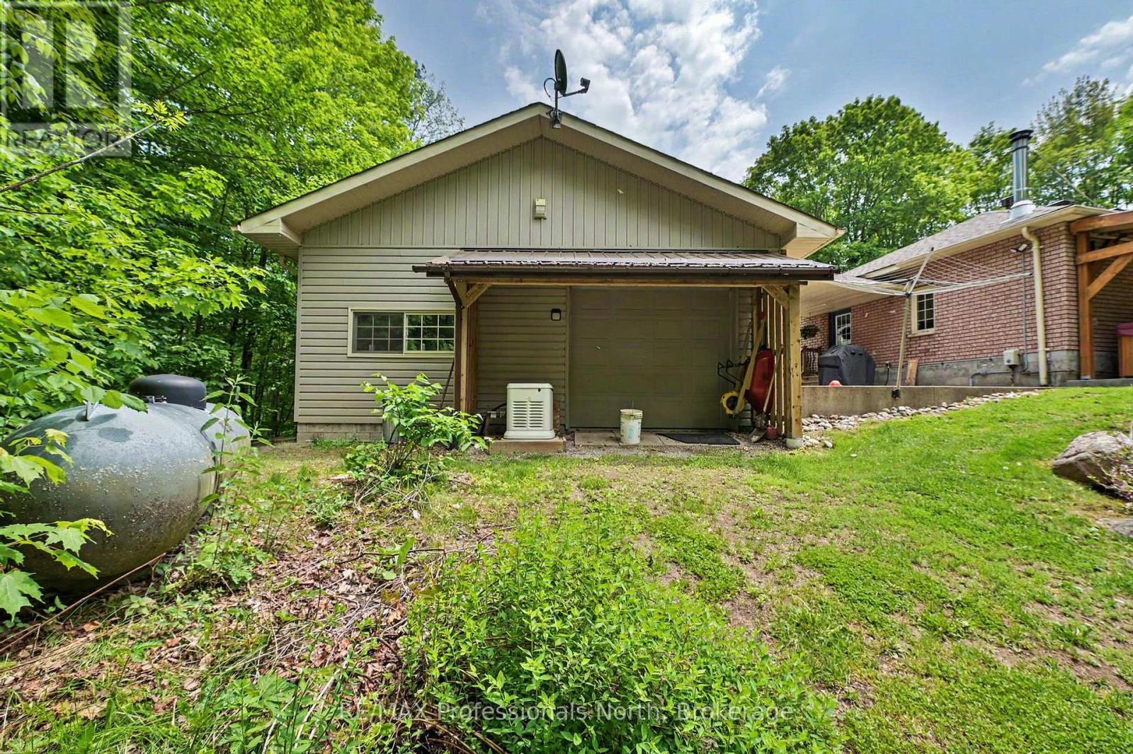 1661 HOSPITALITY ROAD - 46