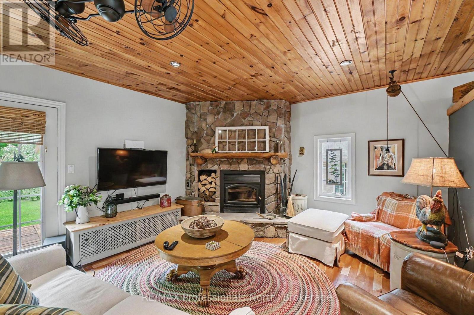 1661 HOSPITALITY ROAD - 8
