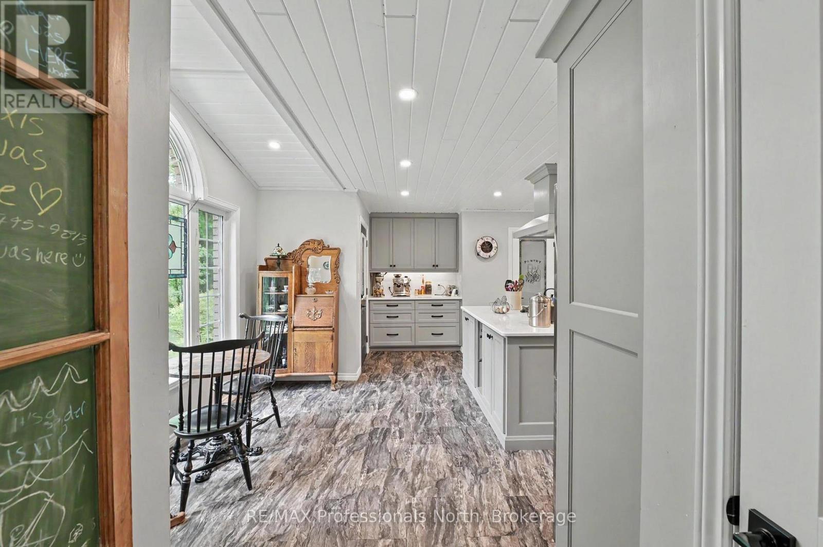 1661 HOSPITALITY ROAD - 9