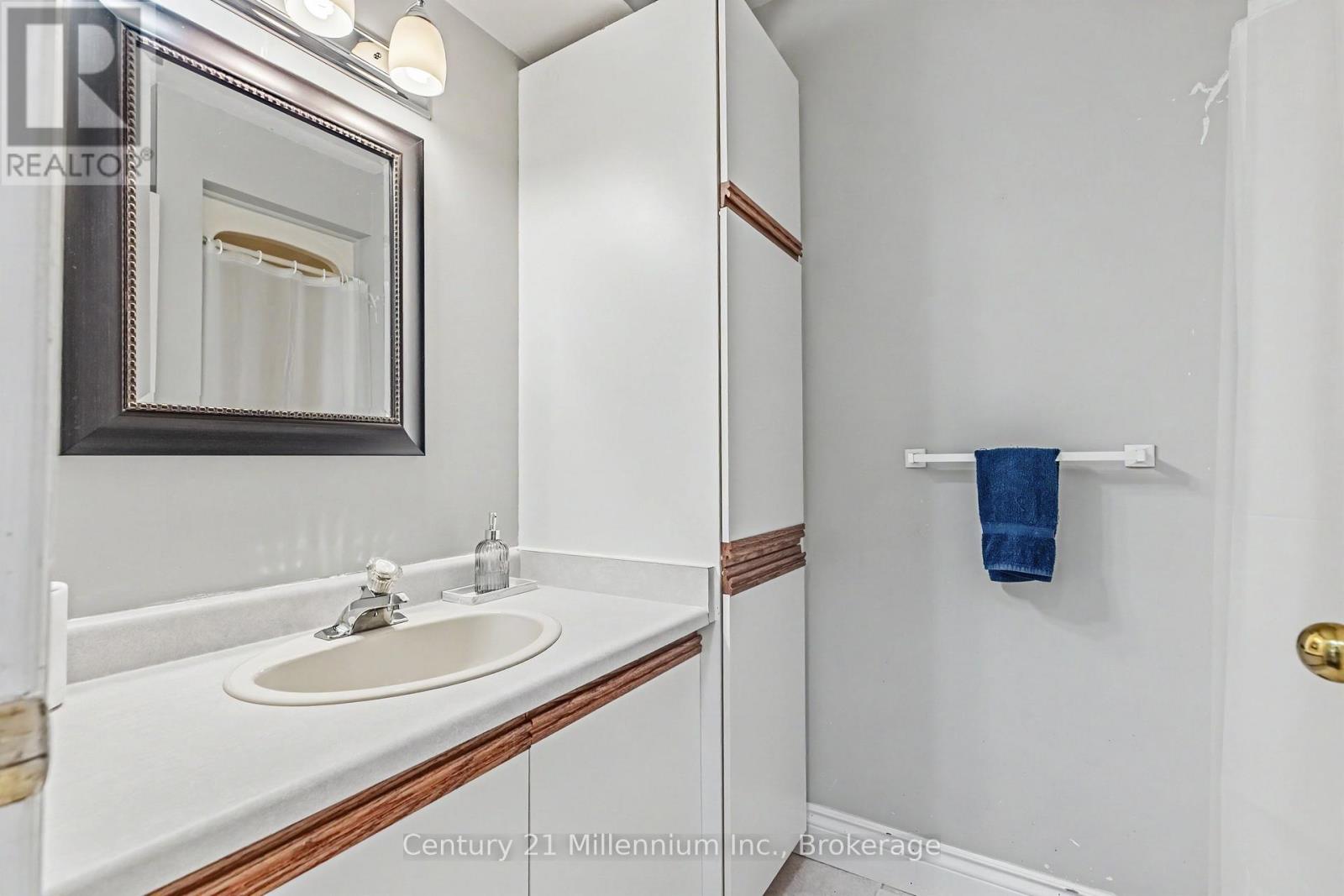 #19 874 ARLINGTON STREET - 31