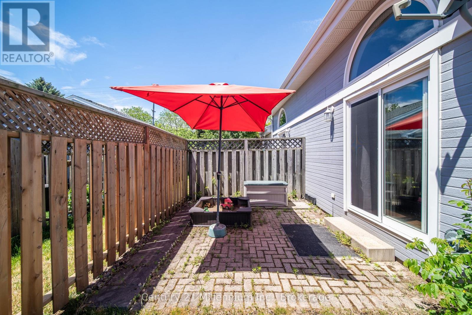 #19 874 ARLINGTON STREET - 37