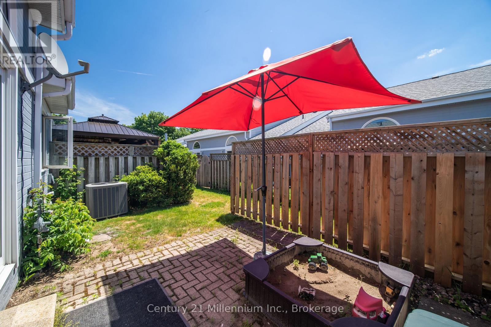 #19 874 ARLINGTON STREET - 38