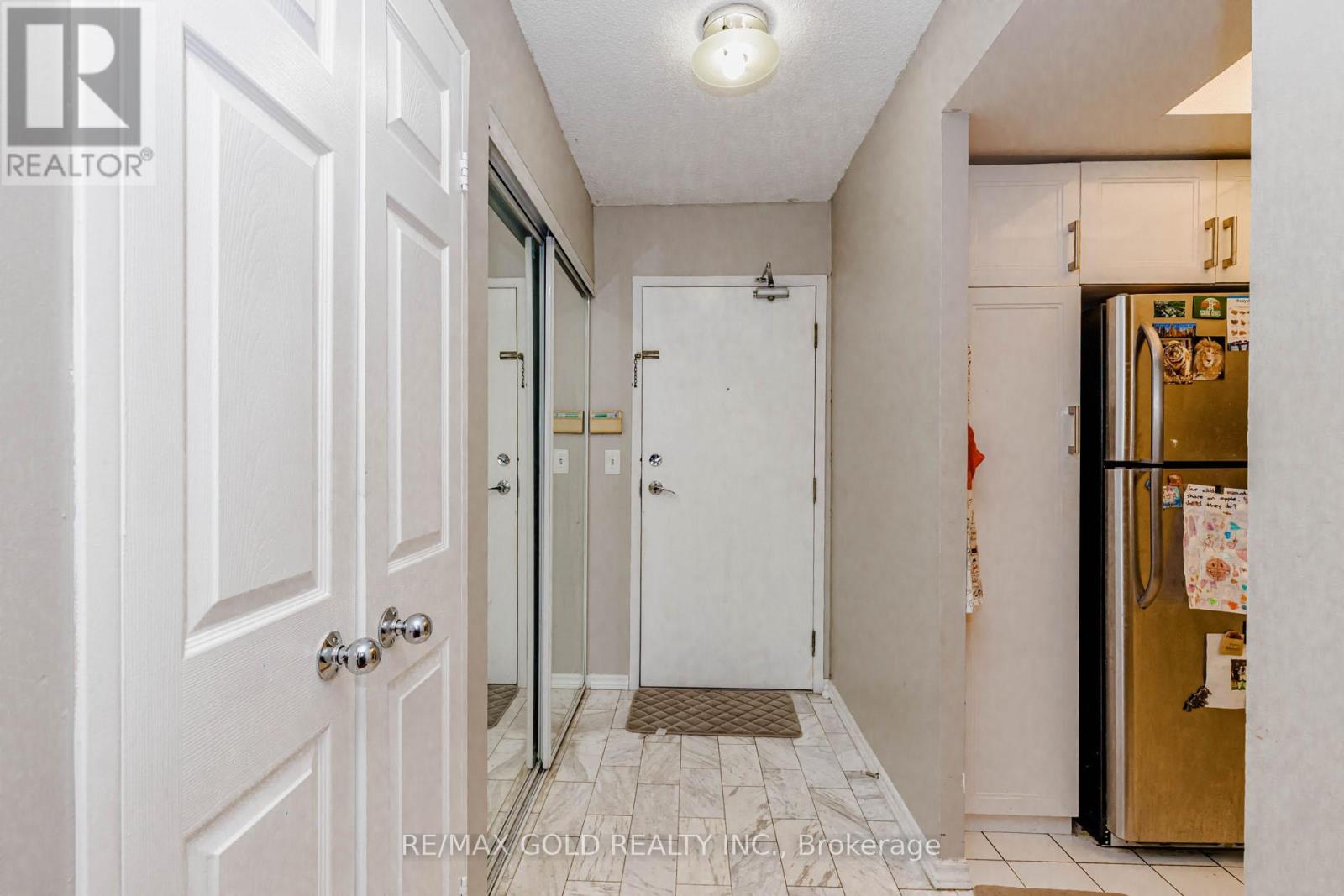 #PH 201 325 WEBB DRIVE - 10