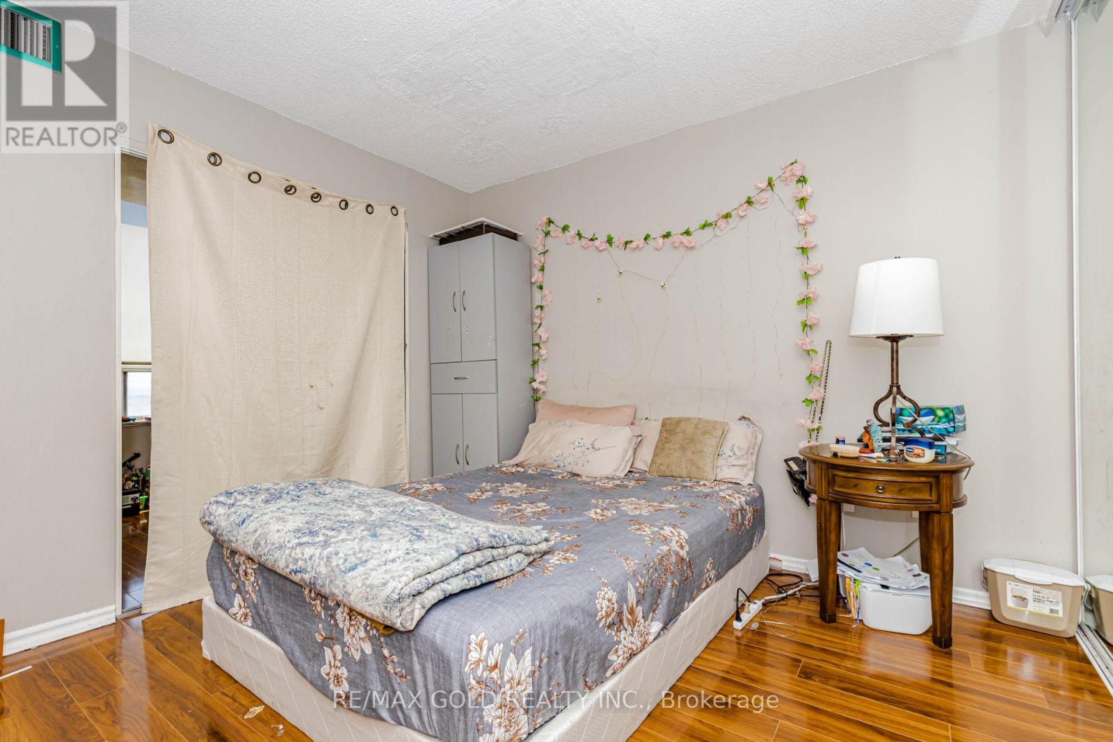 #PH 201 325 WEBB DRIVE - 31