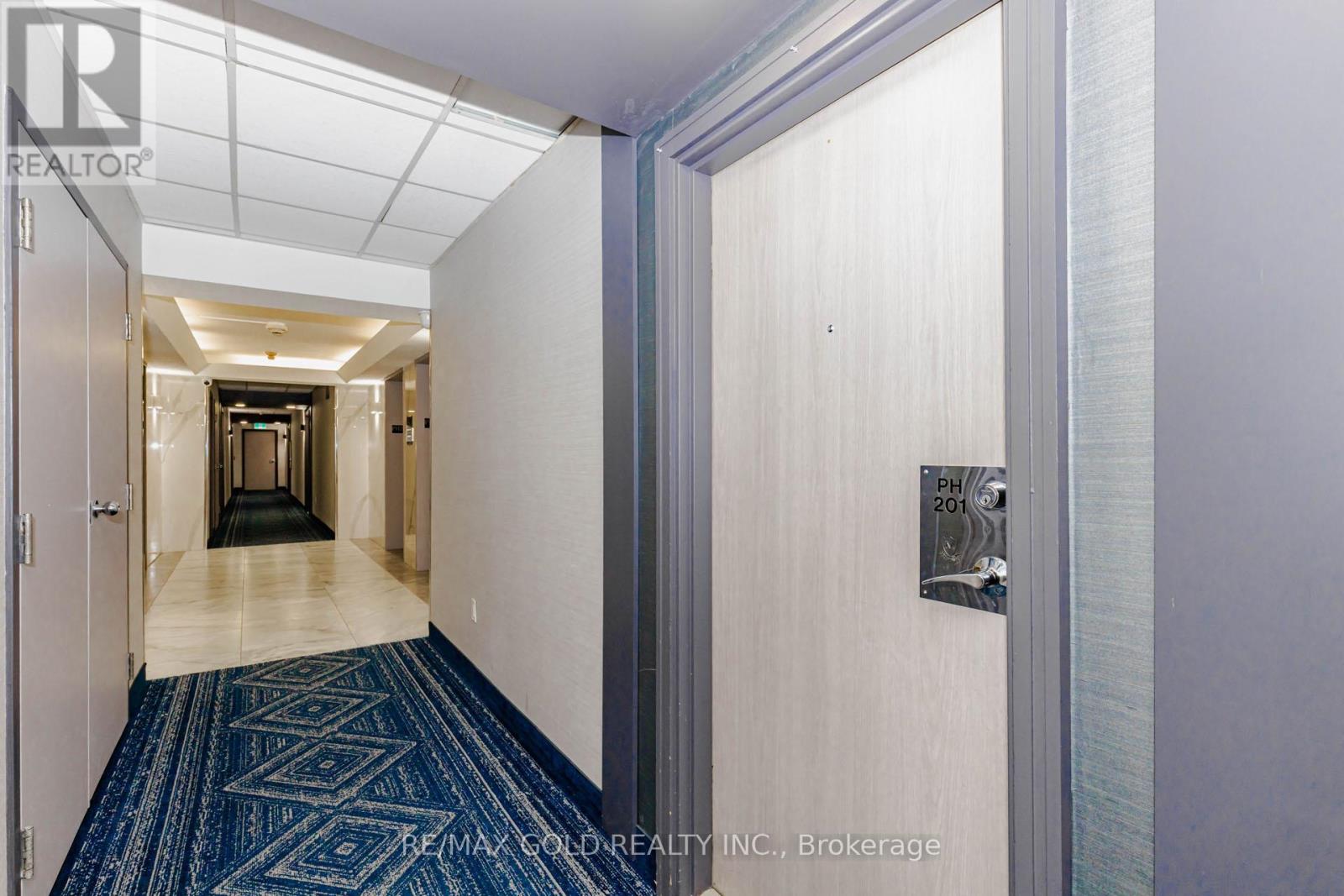 #PH 201 325 WEBB DRIVE - 9