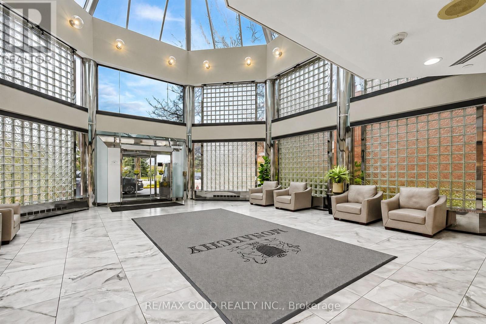 #PH 201 325 WEBB DRIVE - 6