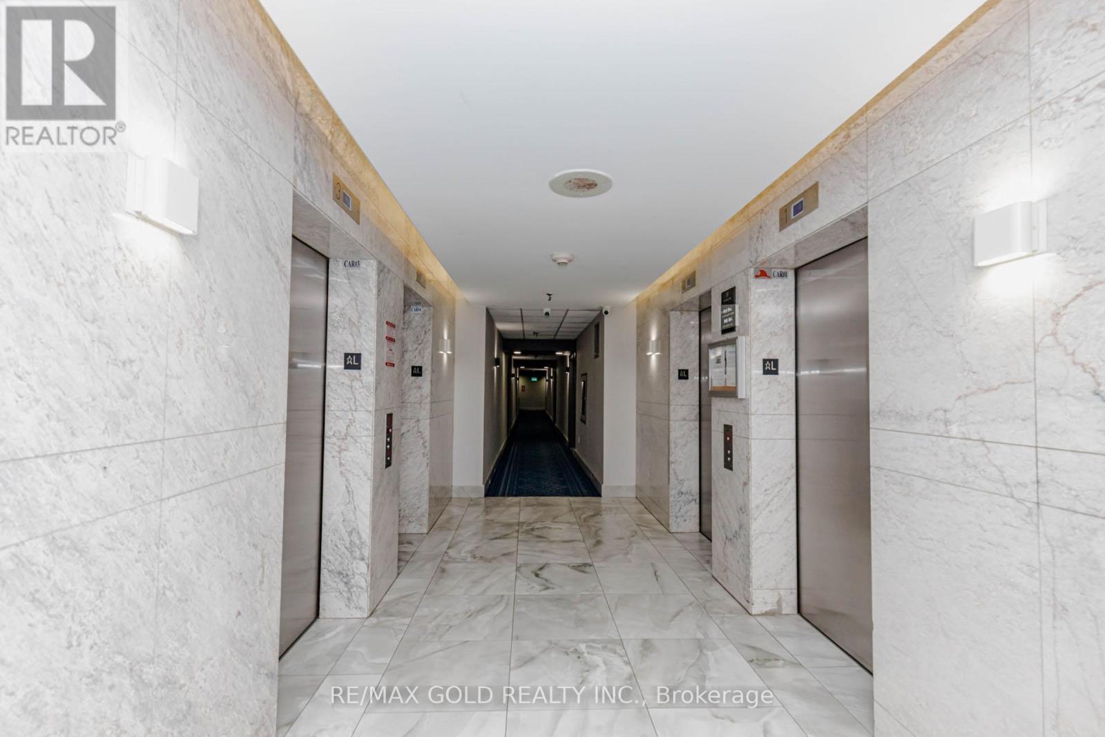 #PH 201 325 WEBB DRIVE - 7