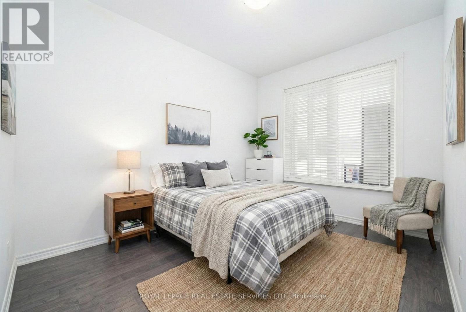 6 TURNBERRY COURT - 12