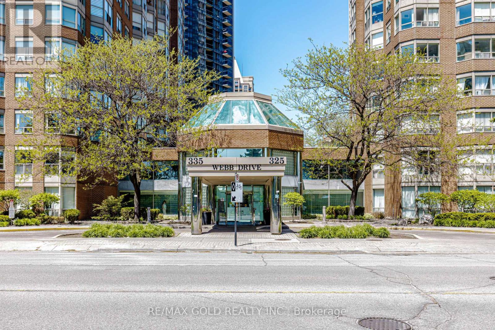 #PH 201 325 WEBB DRIVE - 2