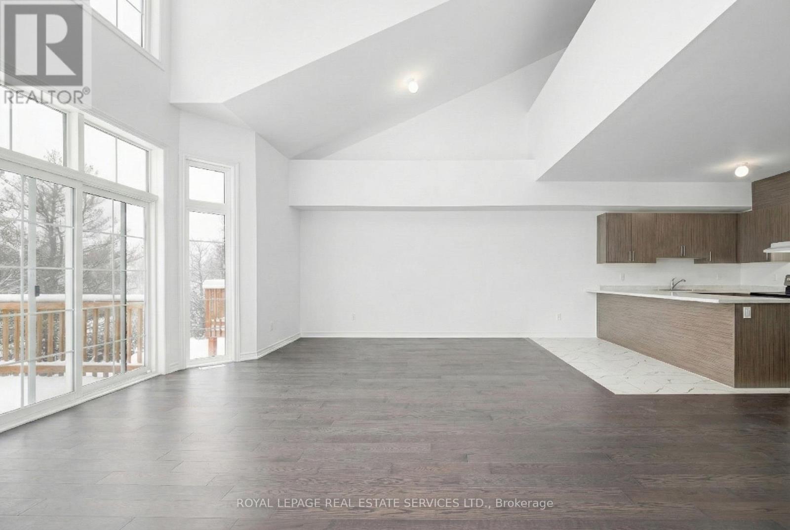 6 TURNBERRY COURT - 3