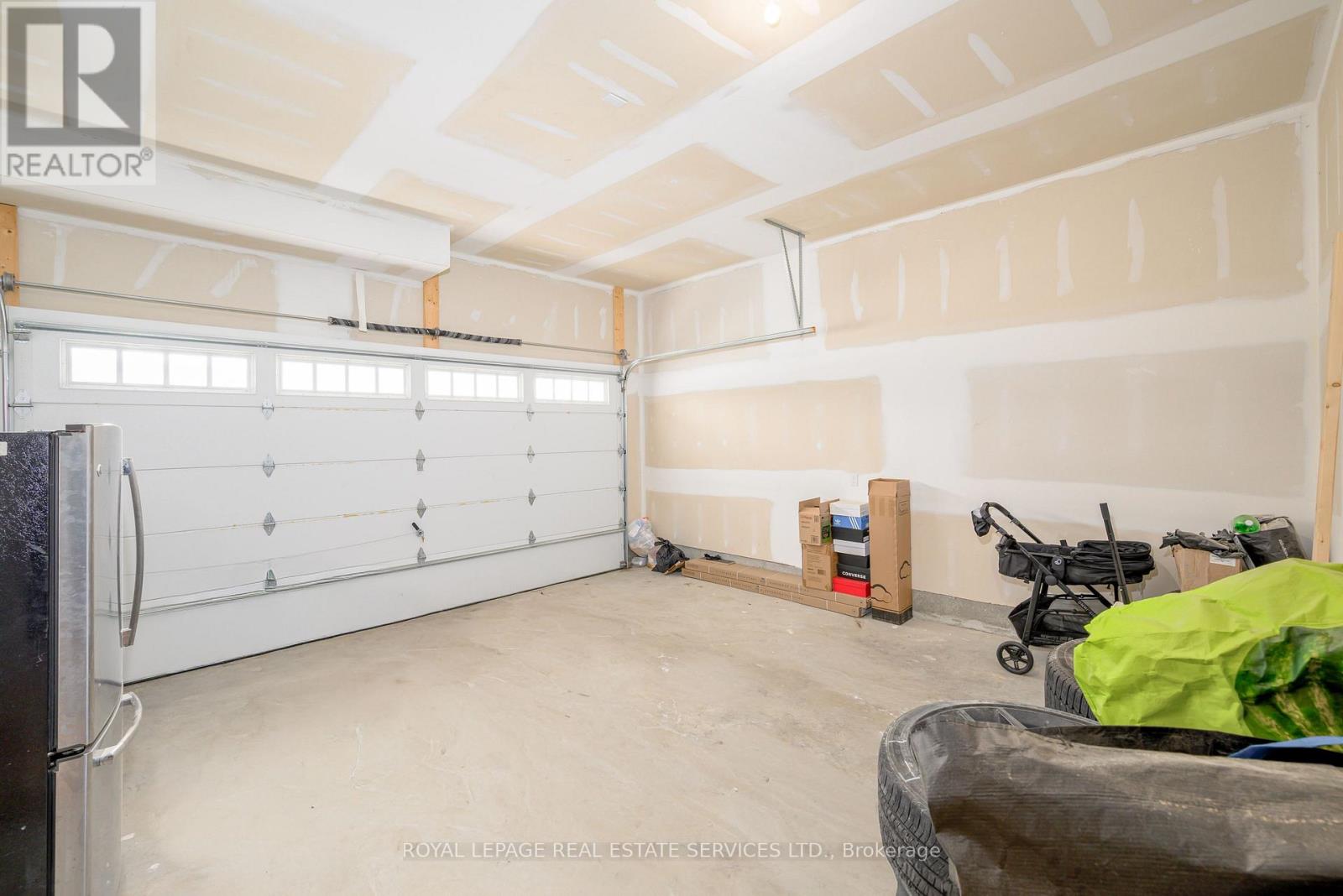 6 TURNBERRY COURT - 11