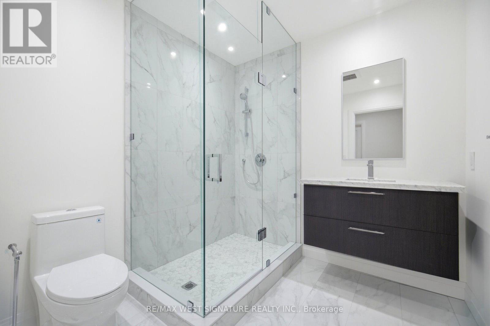 76 LYNWOOD CRESCENT - 40