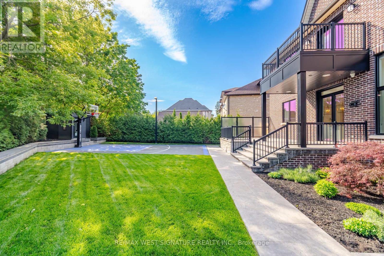76 LYNWOOD CRESCENT - 42