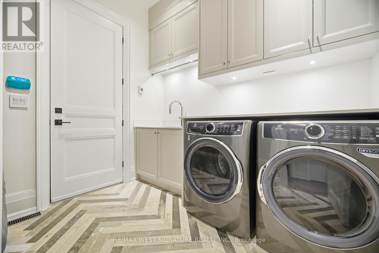 76 LYNWOOD CRESCENT - 25