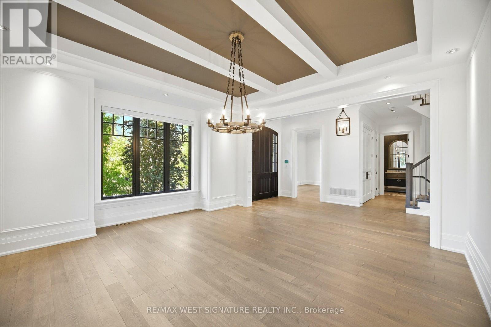 76 LYNWOOD CRESCENT - 11