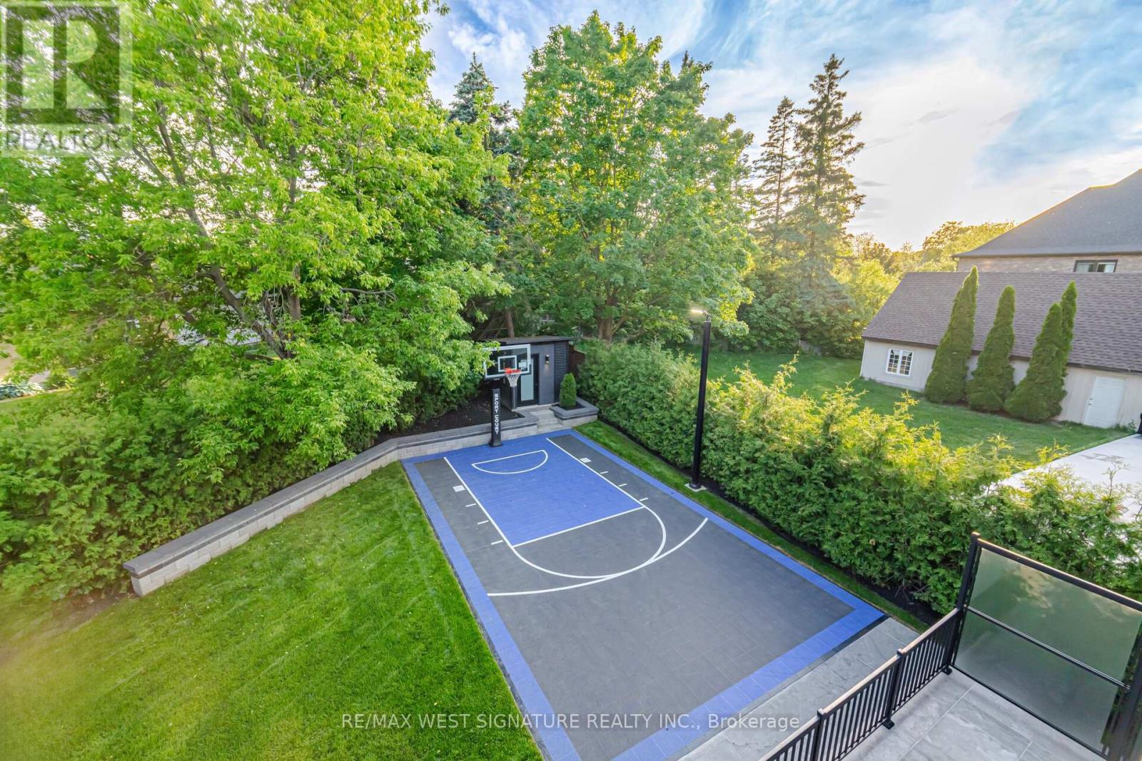 76 LYNWOOD CRESCENT - 31
