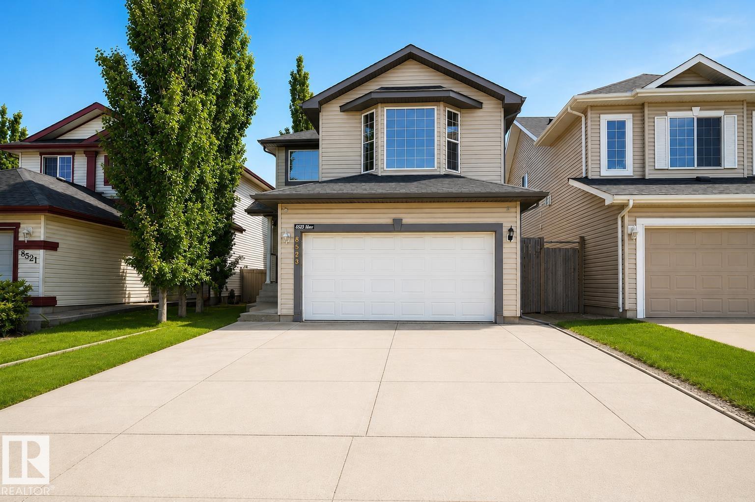 8523 7 AV SW SW - 1