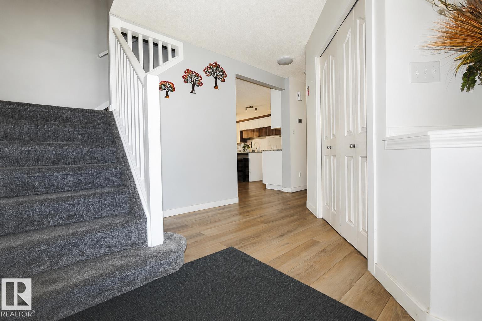 8523 7 AV SW SW - 10