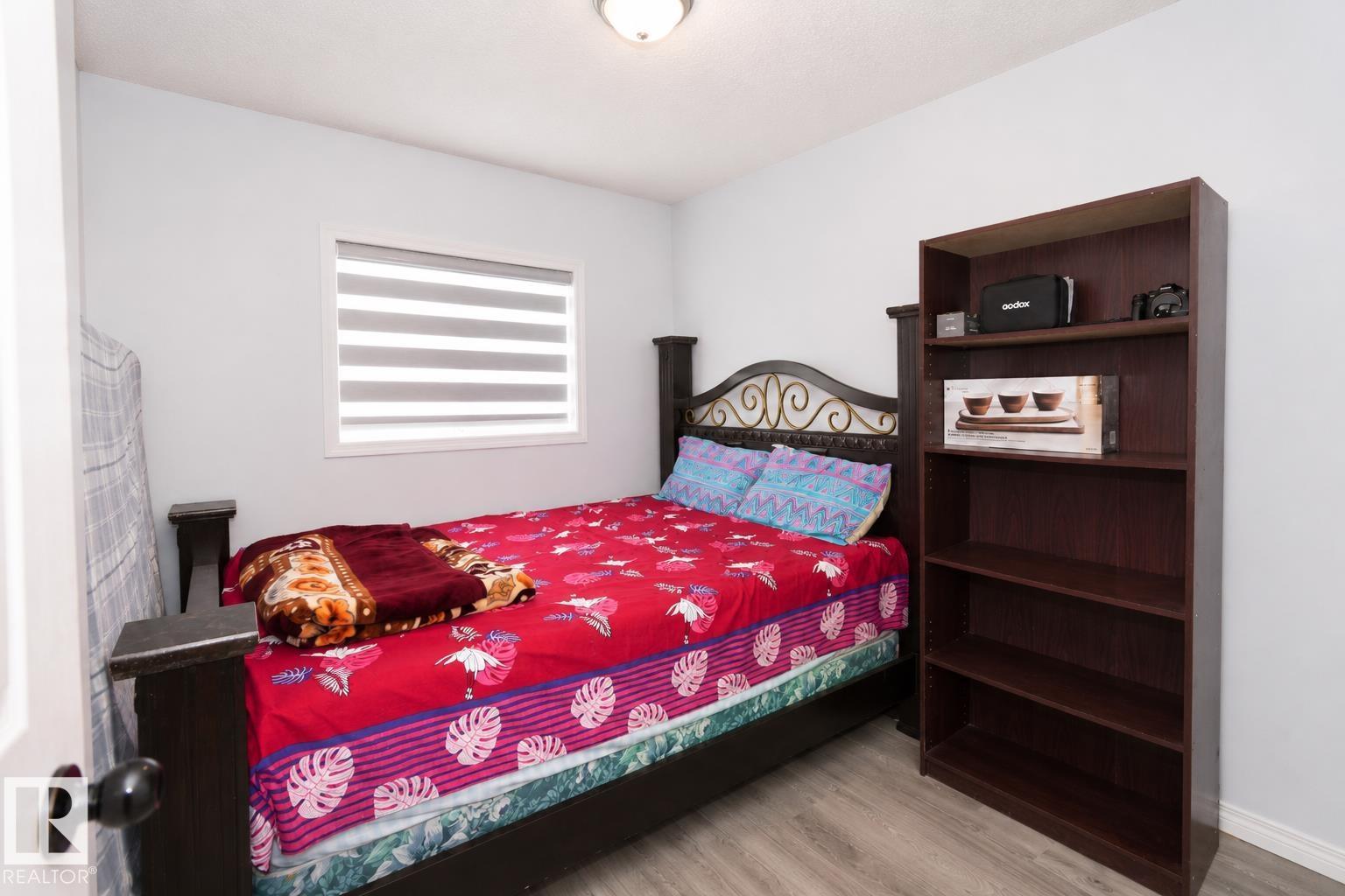 8523 7 AV SW SW - 20