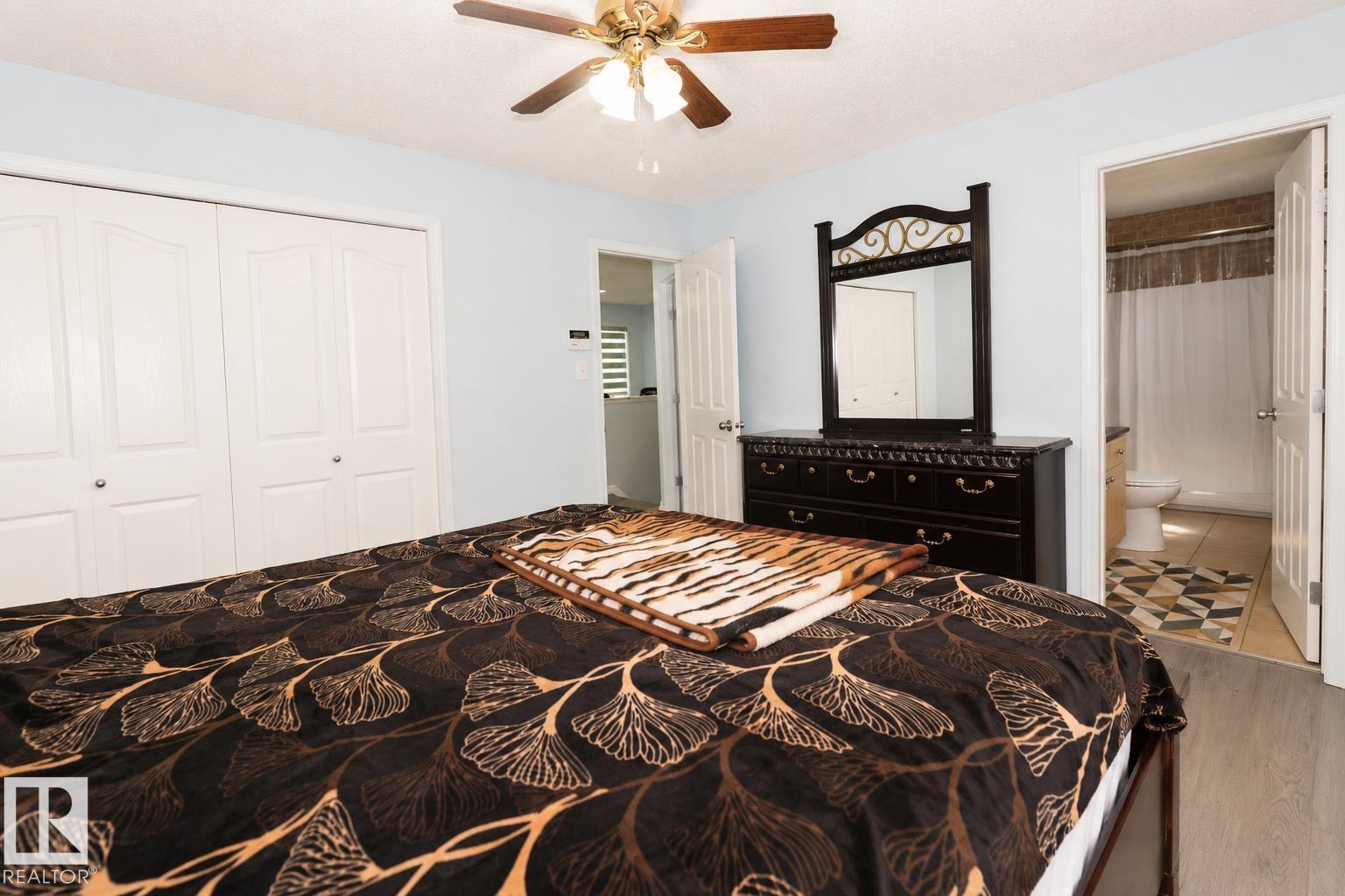8523 7 AV SW SW - 22