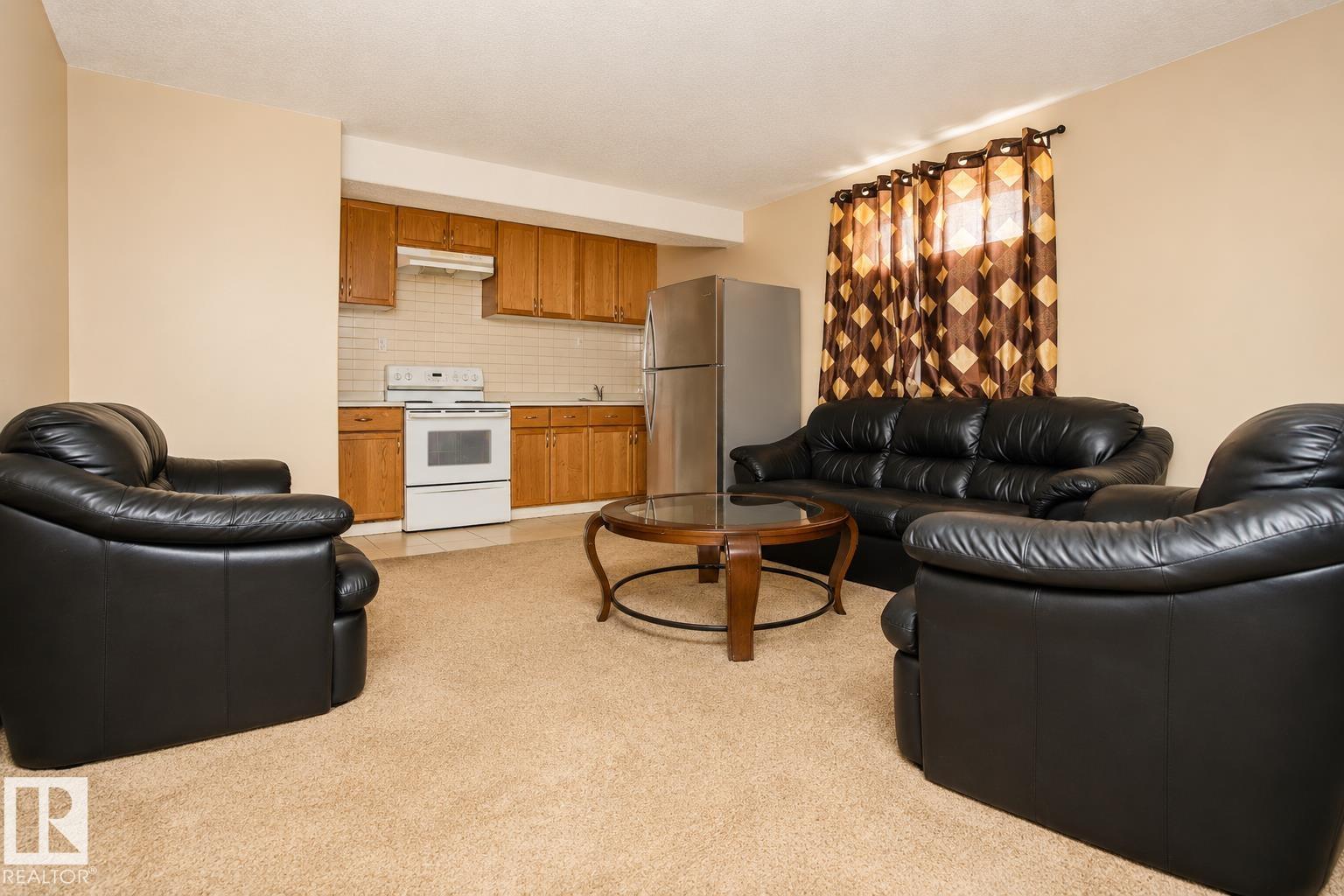 8523 7 AV SW SW - 8