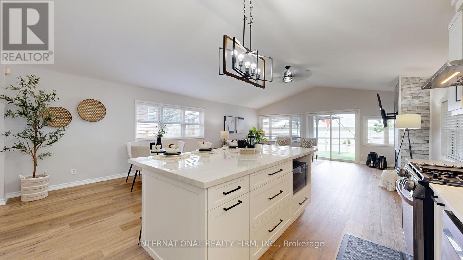 356 PLATTEN BOULEVARD - 12