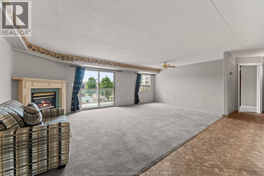 #213 310 VILLAGE GROVE DRIVE - 16