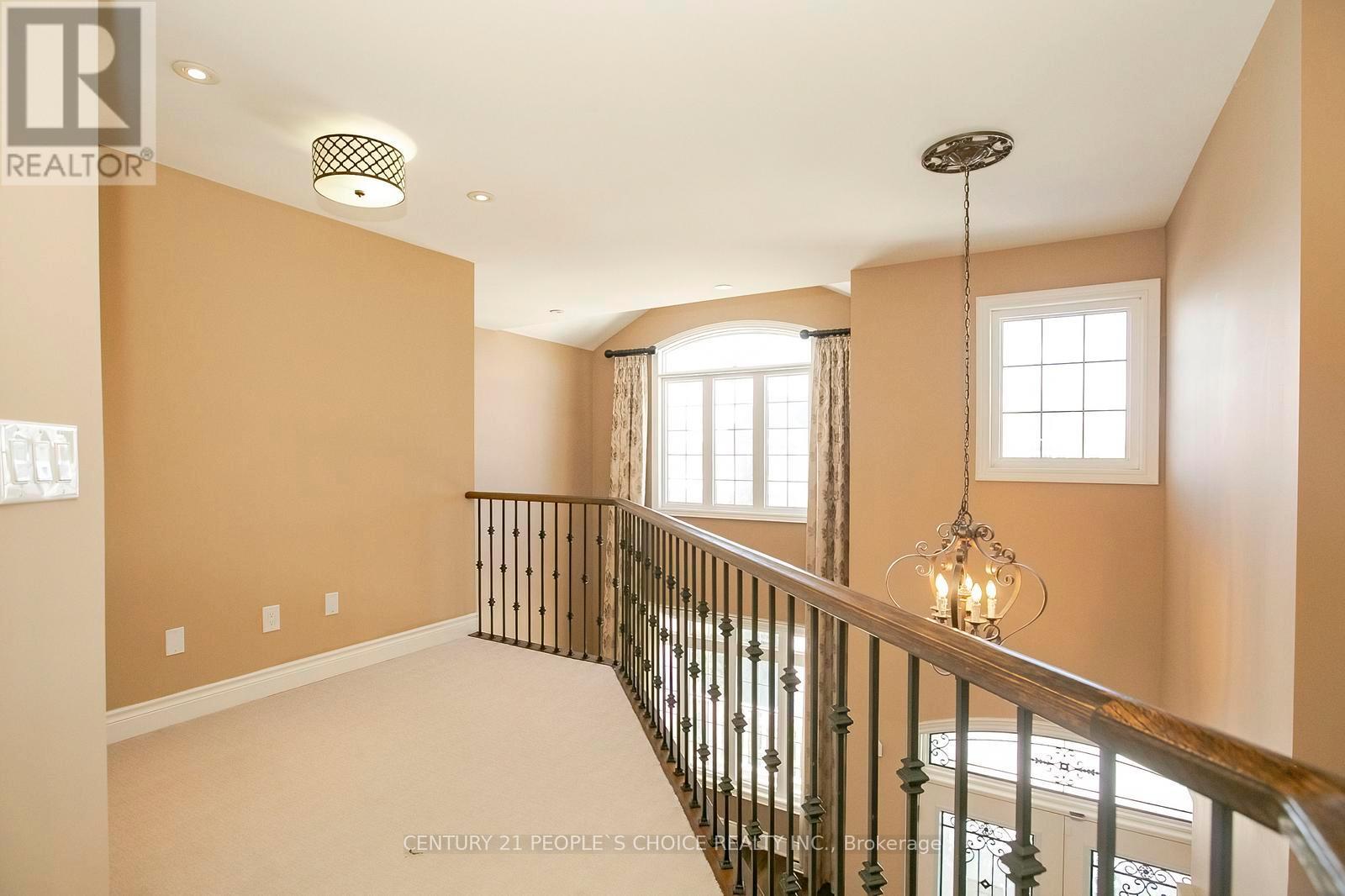 35 MORLAND CRESCENT - 26