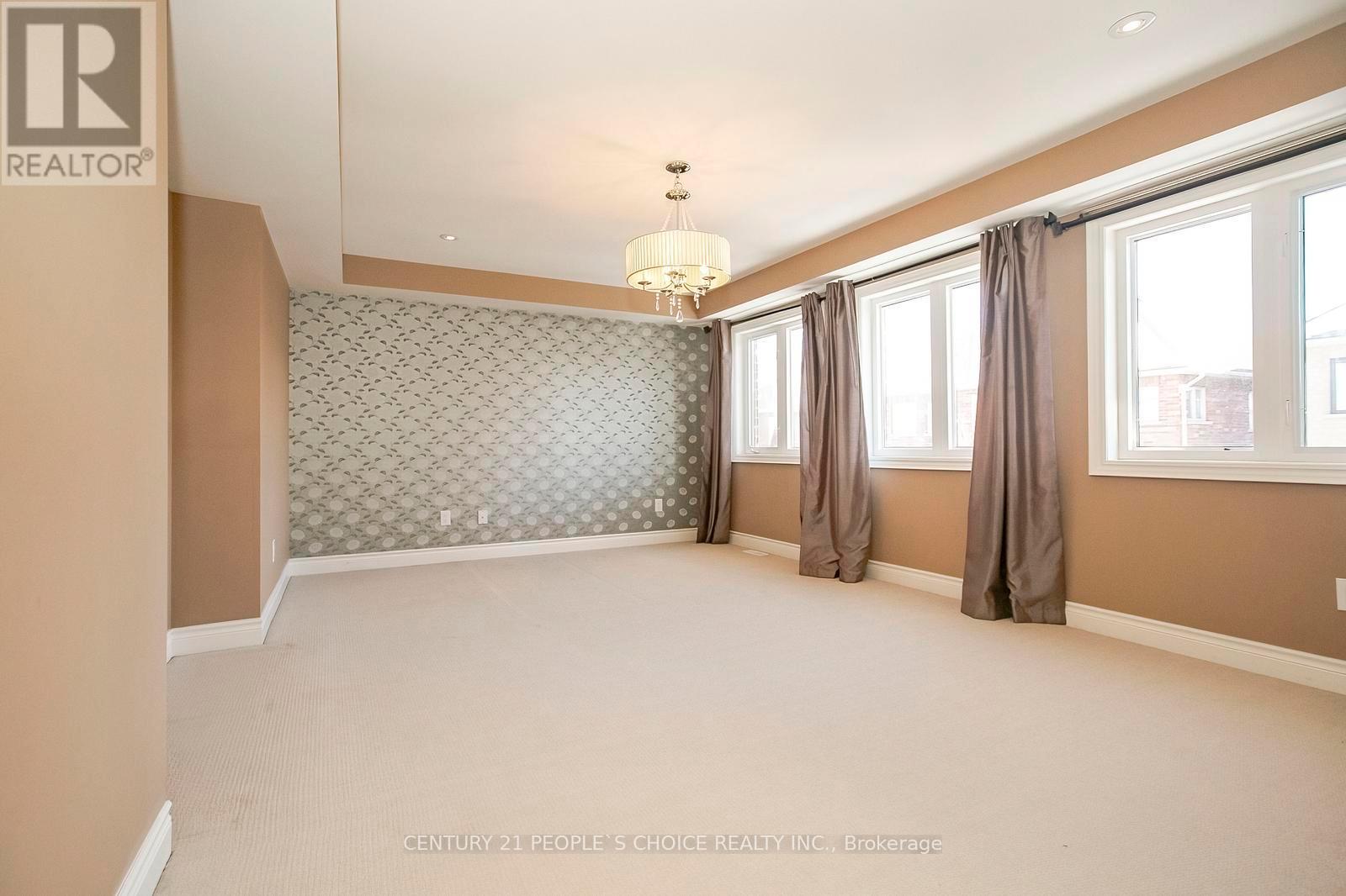 35 MORLAND CRESCENT - 29