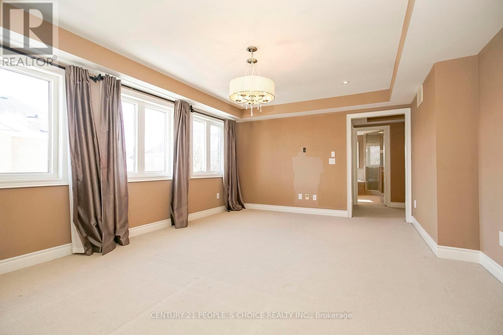 35 MORLAND CRESCENT - 30