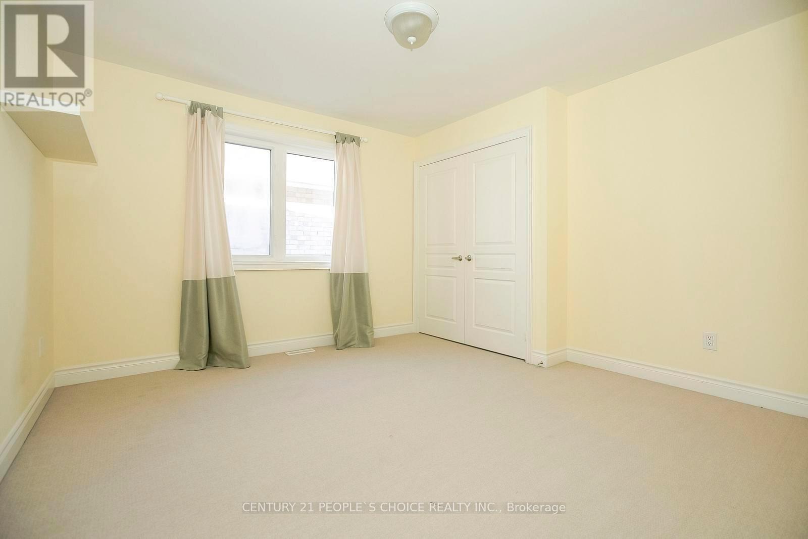35 MORLAND CRESCENT - 36