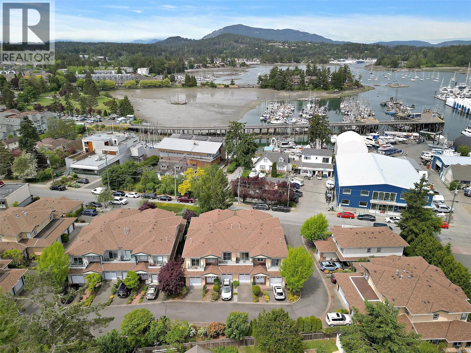 #13 2235 Harbour Rd - 19