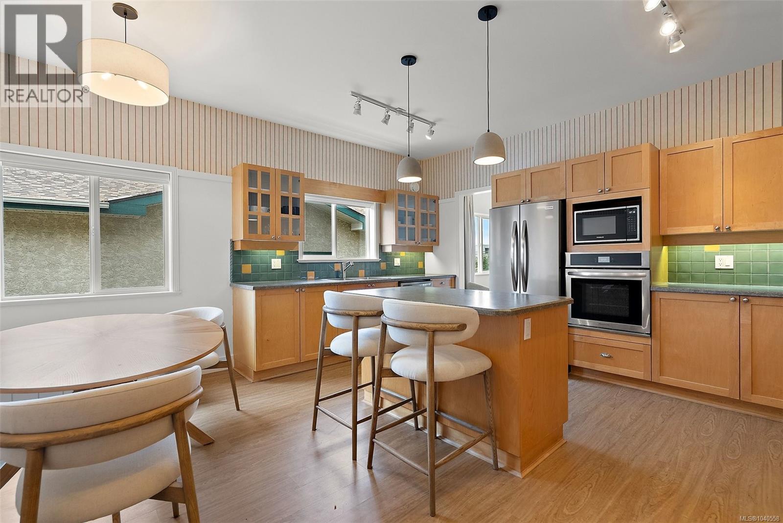 #13 2235 Harbour Rd - 4
