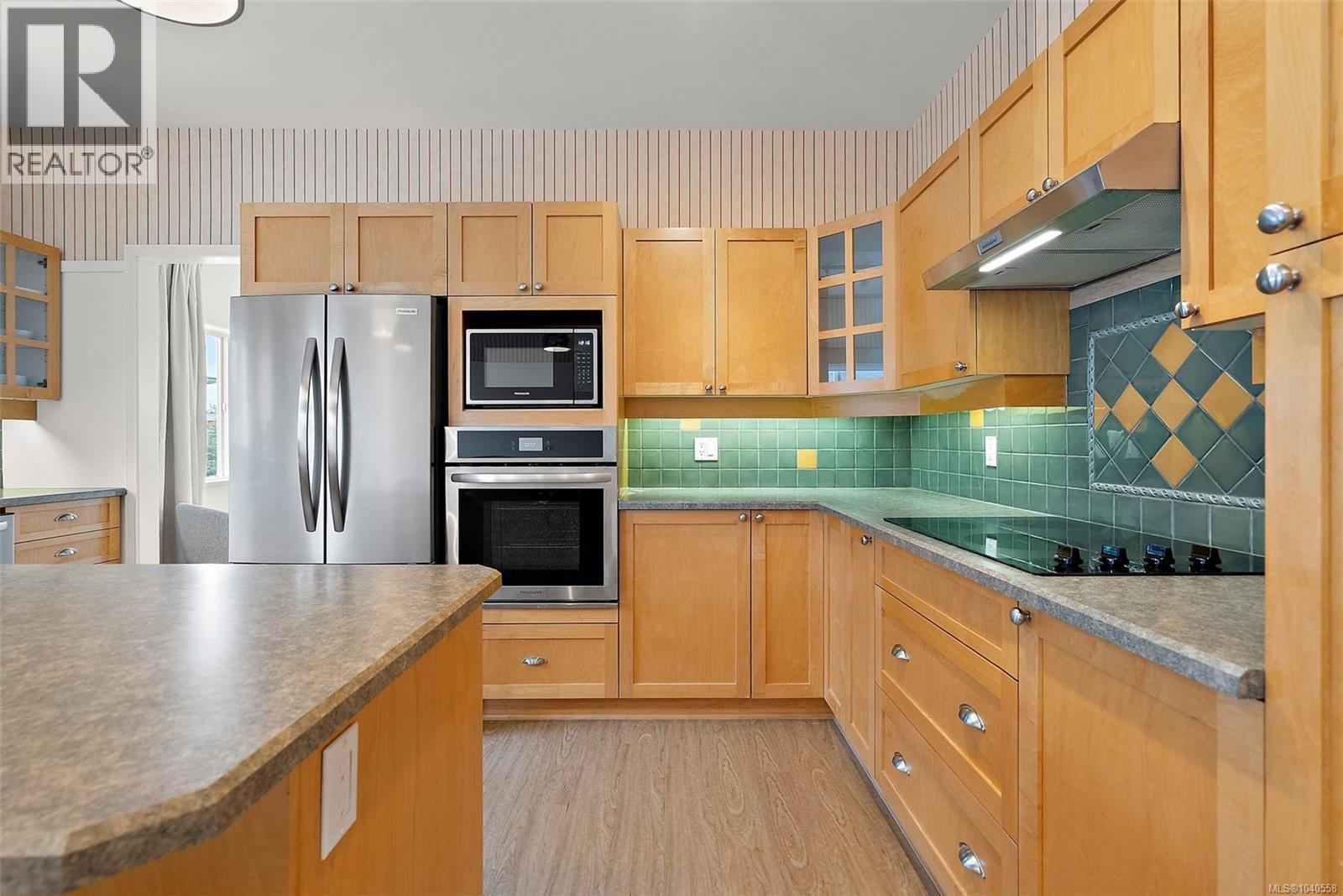 #13 2235 Harbour Rd - 6