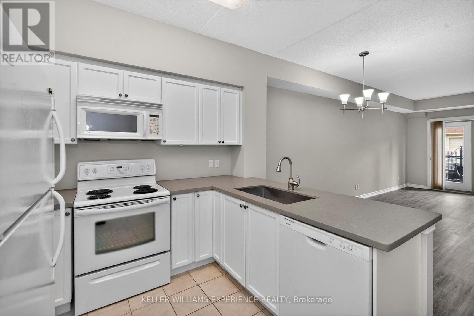 #UNIT 111 486 LACLIE STREET - 8