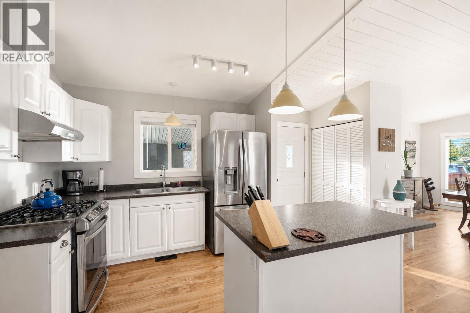  2853 Lower Glenrosa Road, West Kelowna